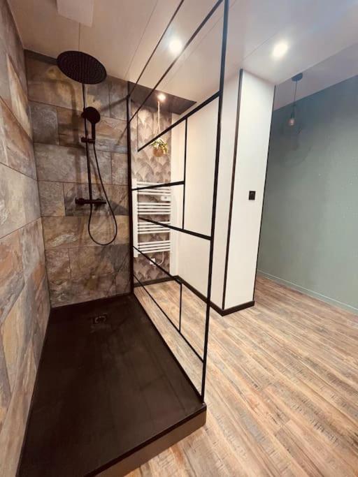 Apartment The 8